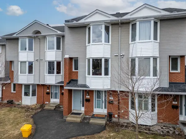 160 RUSHFORD Private, Hunt Club - South Keys And Area, ON K1T 3C8