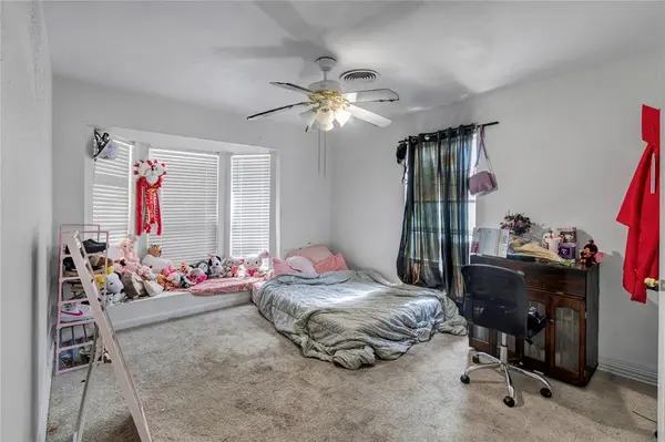 204 Sunset Lane, Fort Worth, TX 76114