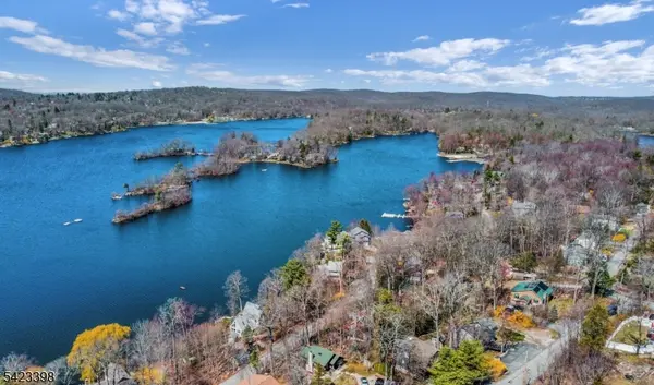 1046 Lakeside Dr E, Vernon Twp., NJ 07422