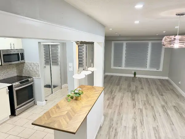 156 Mooregate CRES, Kitchener, ON N2M 2G1