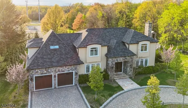 281 Beaufort Ave, Livingston Twp., NJ 07039