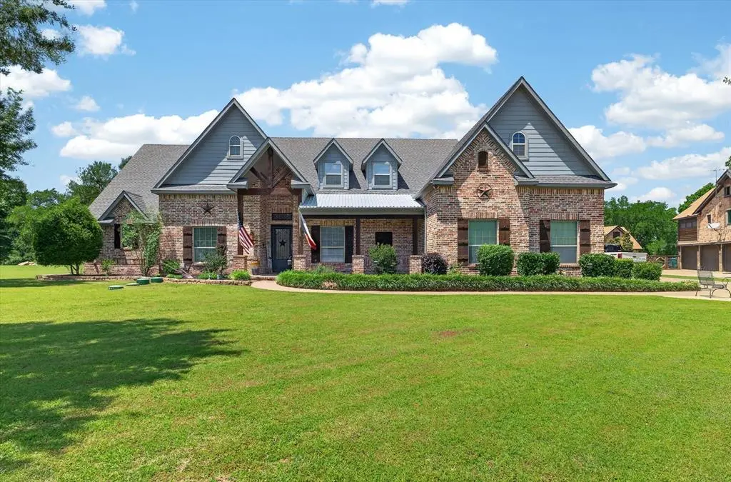 657 Hidden Lakes Boulevard, Gunter, TX 75058