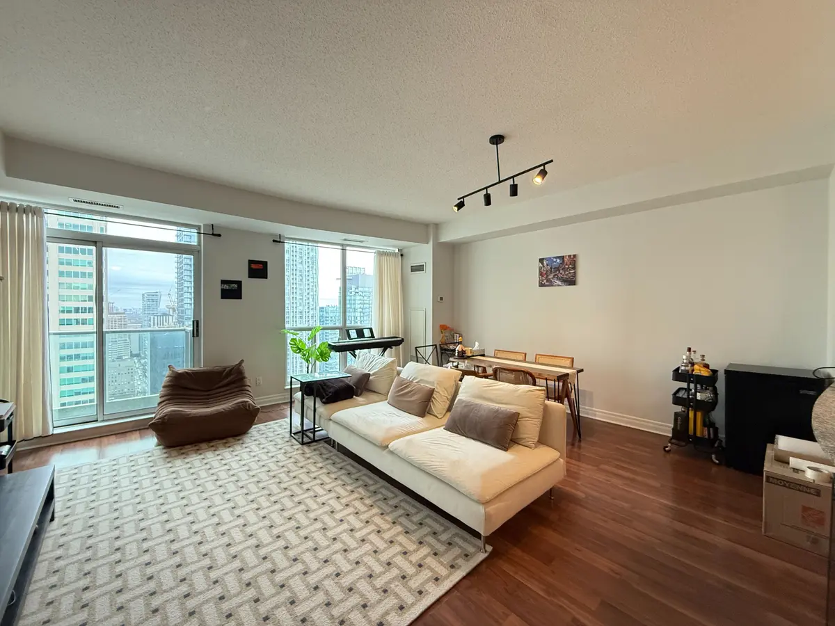 8 Park RD #3812, Toronto C09, ON M4W 3S5