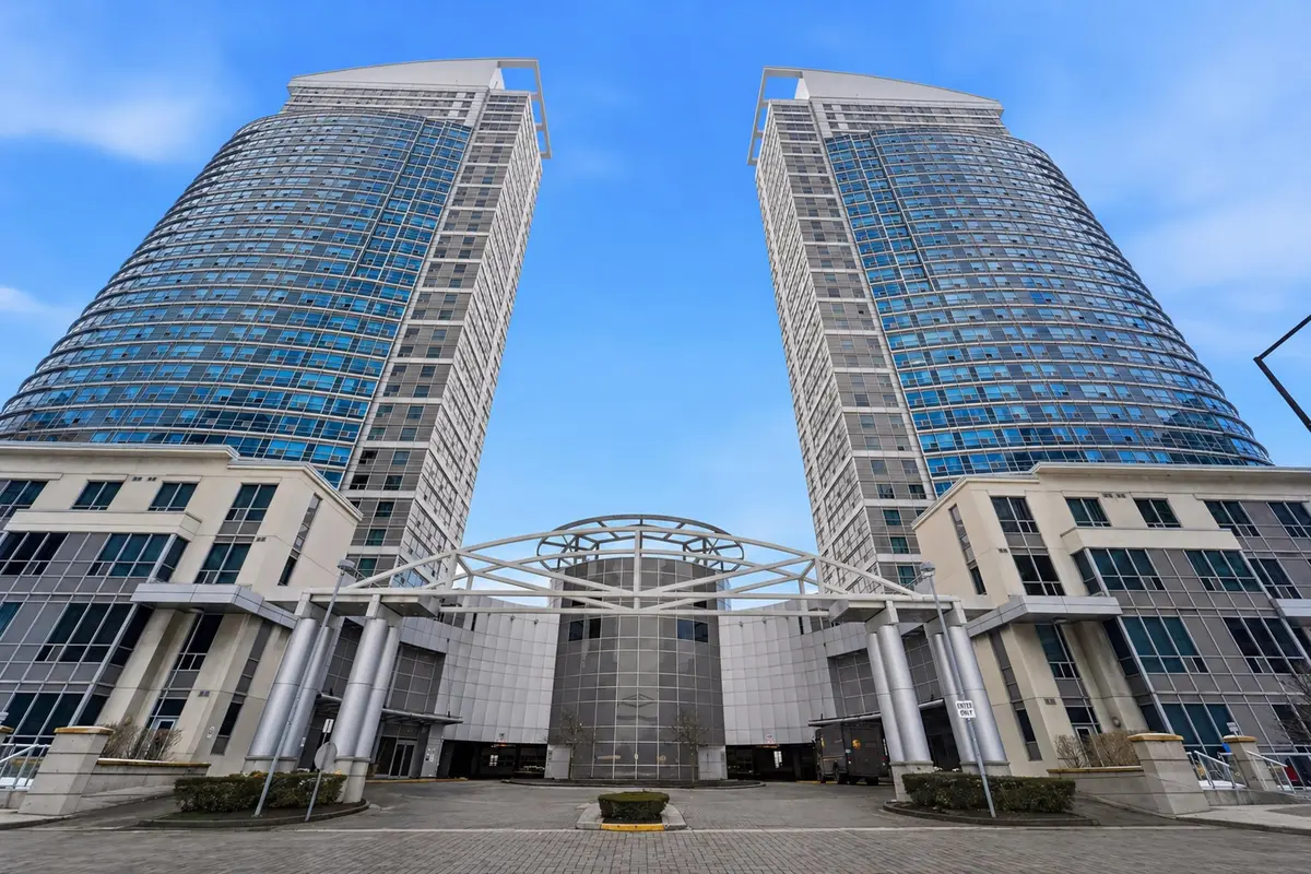 38 Lee Centre DR #1612, Toronto E09, ON M1H 3J7