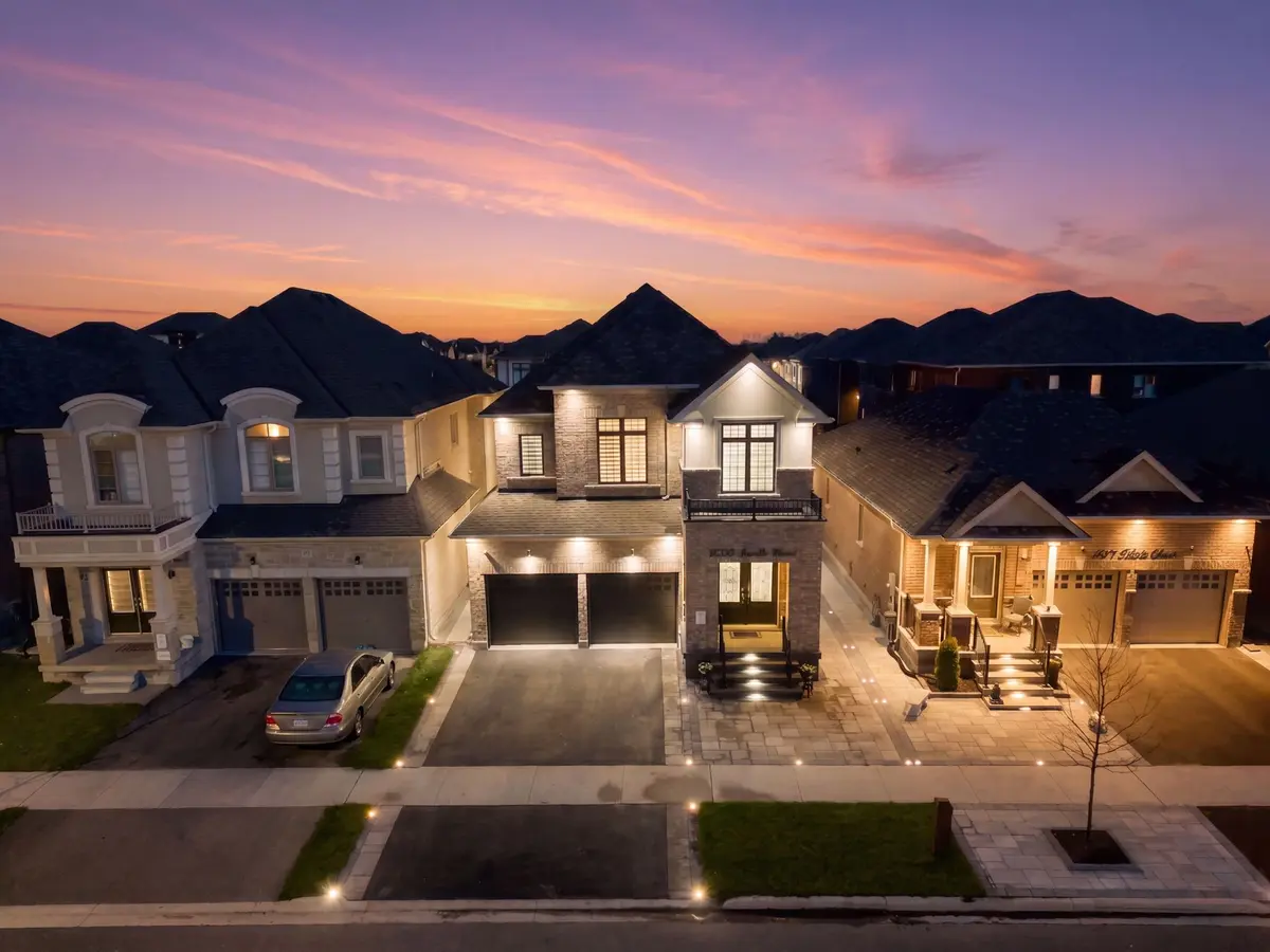 1289 Apollo ST, Oshawa, ON L1K 3E7