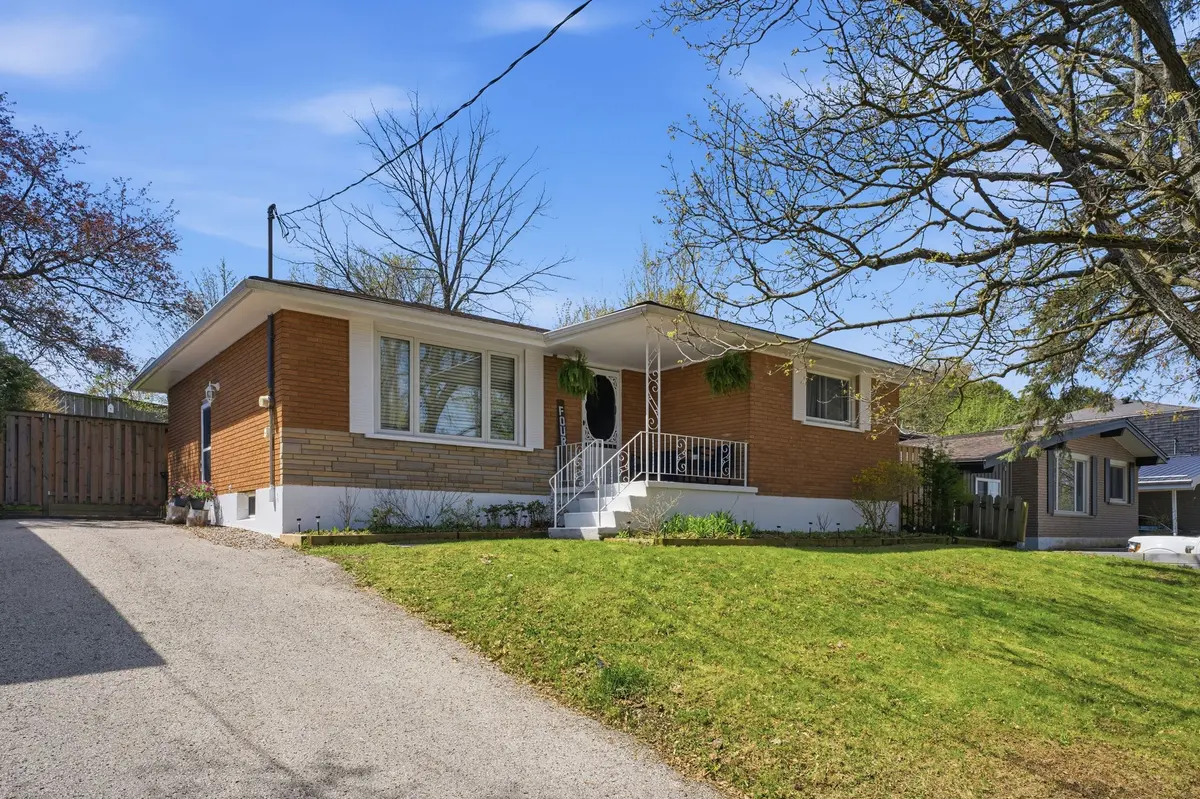 4 Howard ST, Norfolk, ON N3Y 2H5