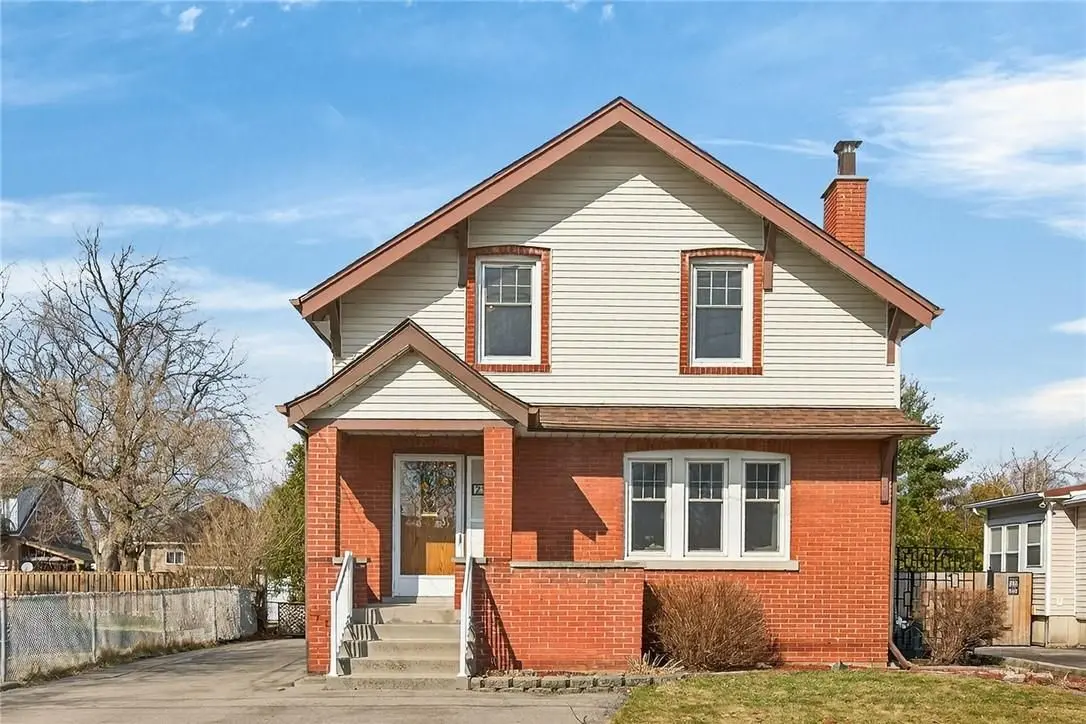 257 QUEENSDALE AVE E, Hamilton, ON L9A 1L3