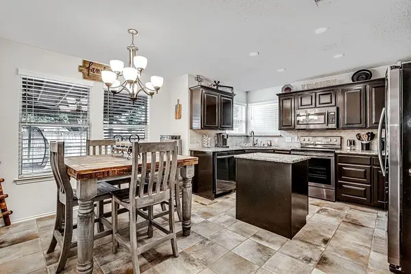 729 Tanglewood, Burleson, TX 76028