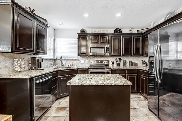 729 Tanglewood, Burleson, TX 76028