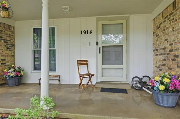 1914 Laurel Road, Gainesville, TX 76240