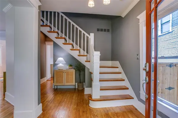 335 S Edgefield Avenue, Dallas, TX 75208