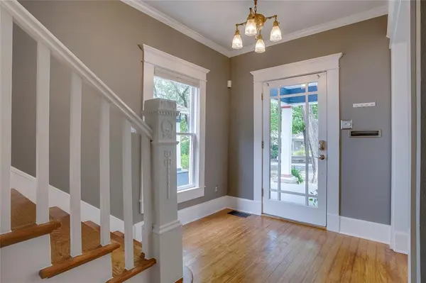 335 S Edgefield Avenue, Dallas, TX 75208