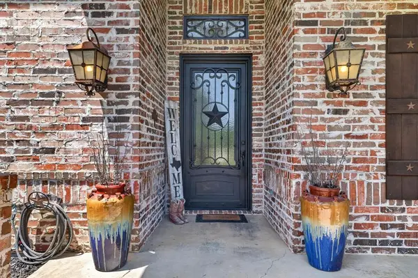 657 Hidden Lakes Boulevard, Gunter, TX 75058