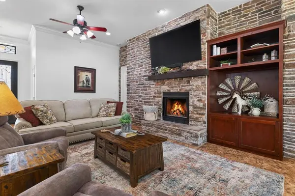 657 Hidden Lakes Boulevard, Gunter, TX 75058