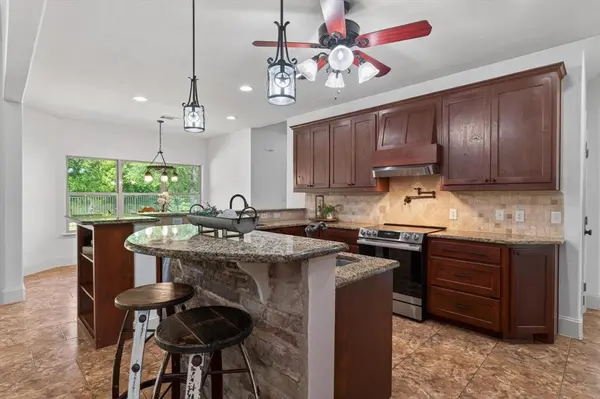 657 Hidden Lakes Boulevard, Gunter, TX 75058