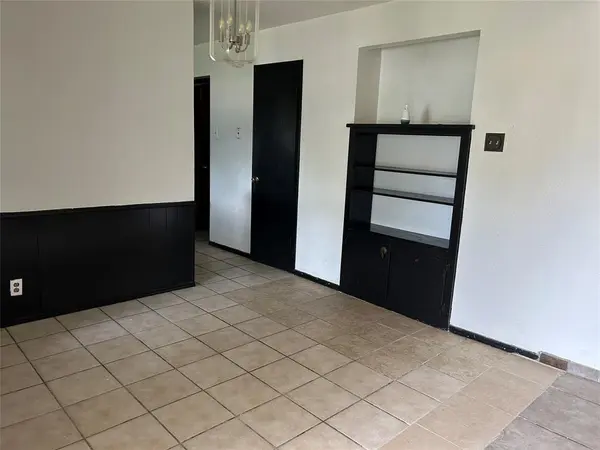 1033 Rockledge Drive, Garland, TX 75043