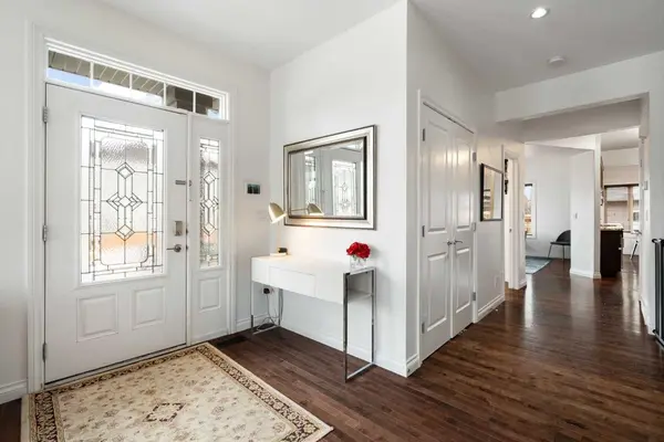 3410 25 AVE SW, Calgary, AB T3E1T5