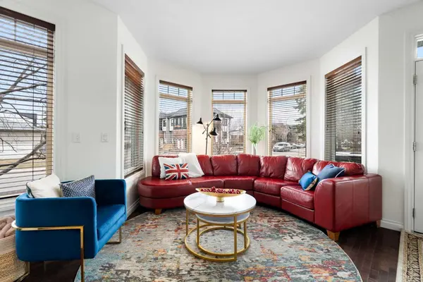 3410 25 AVE SW, Calgary, AB T3E1T5