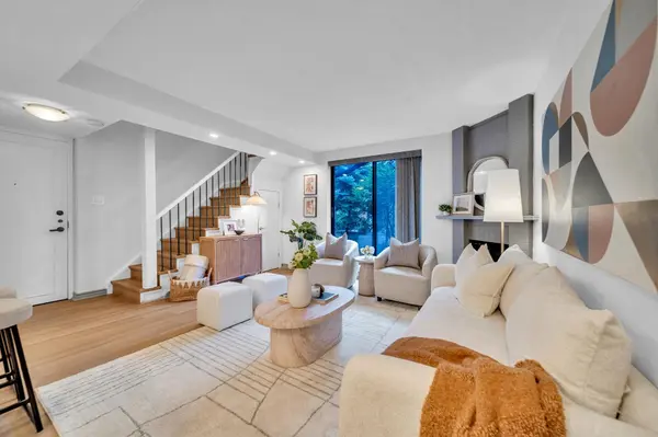 19 Dundonald ST #204, Toronto C08, ON M4Y 1K3