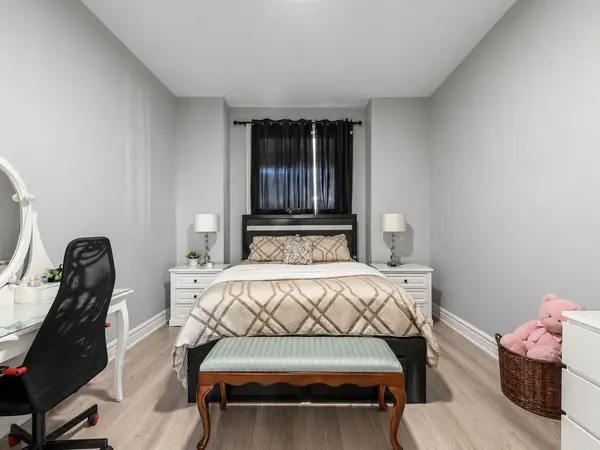 141 Palmerston AVE, Toronto C01, ON M6J 2J2