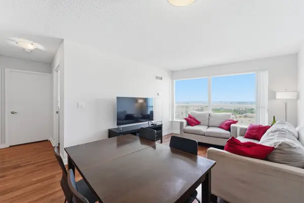 38 Lee Centre DR #1612, Toronto E09, ON M1H 3J7