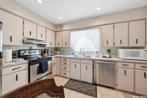 232 Dalhousie CRESCENT, Saskatoon, SK S7H 3R8