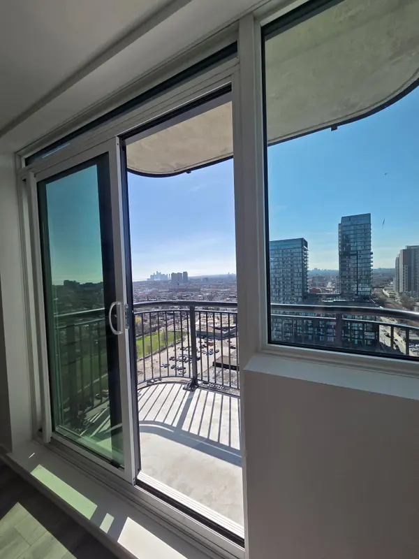 1185 Dupont ST #1711, Toronto W02, ON M6H 0G5