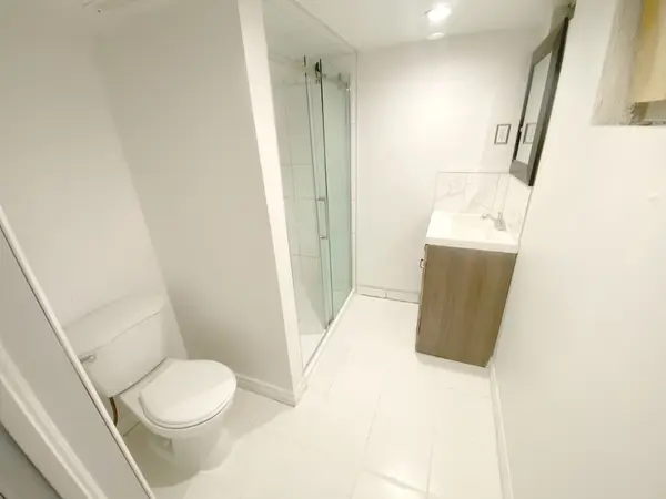 145 Leland ST #Den Bsmt, Hamilton, ON L8S 3A2