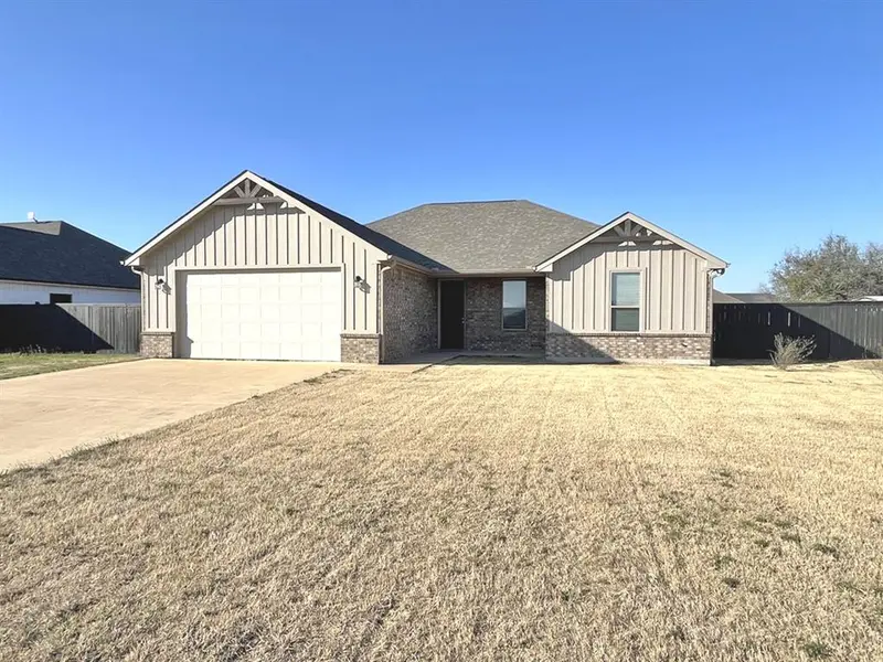 316 W James Street, Mabank, TX 75147
