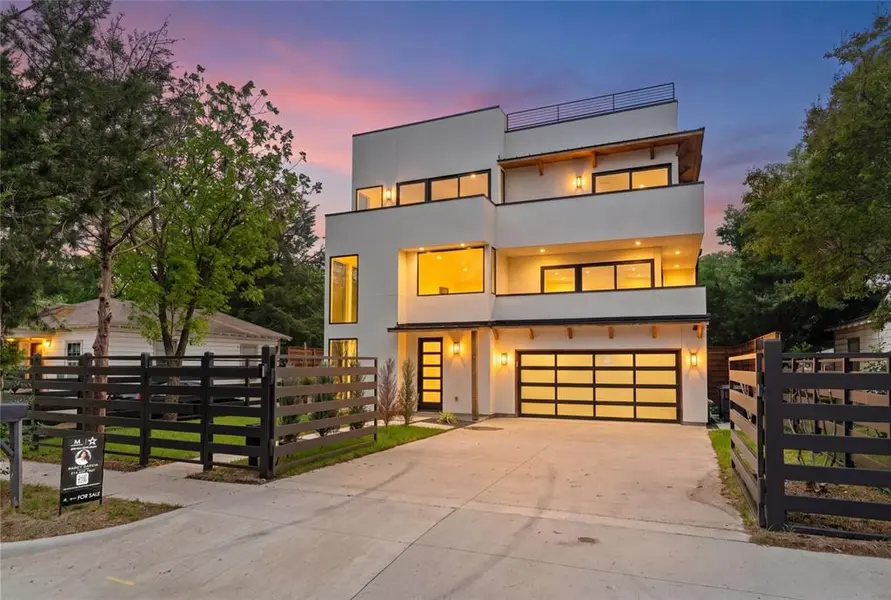 3321 Coronet Boulevard, Dallas, TX 75212