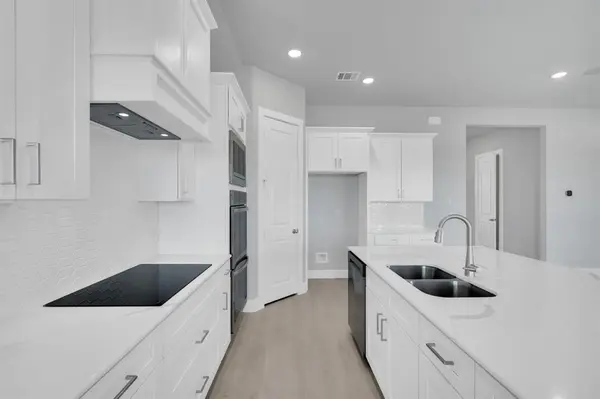 1026 Beaverbrook Lane, Desoto, TX 75115