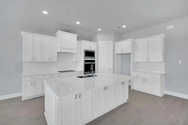 1026 Beaverbrook Lane, Desoto, TX 75115