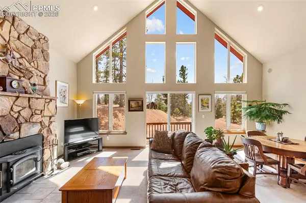 938 Spring Valley LN, Florissant, CO 80816