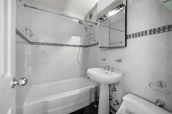 2610 Ocean Pkwy #6F, Brooklyn, NY 11235