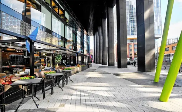 125 Peter ST #1008, Toronto C01, ON M5V 2G9