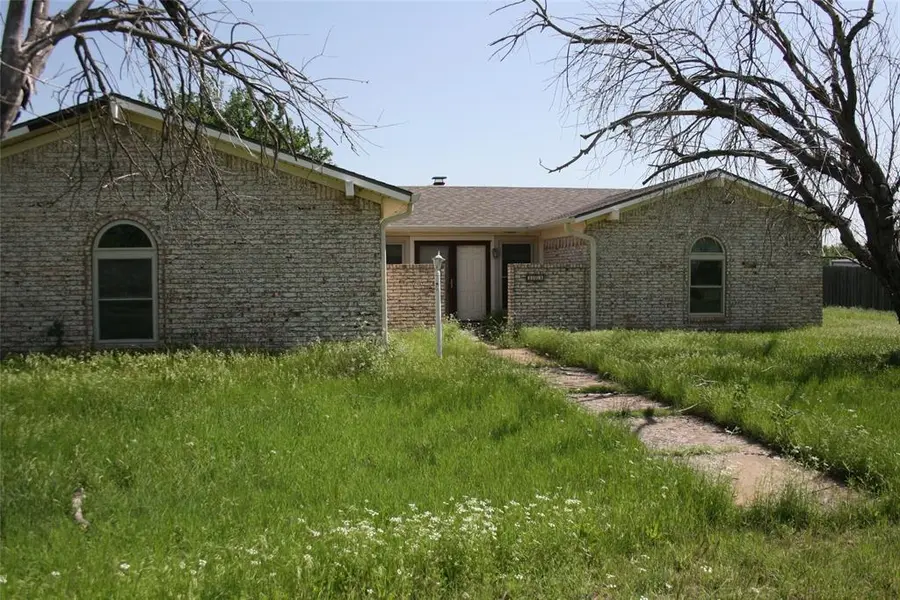 103 Wolf Circle, Graham, TX 76450