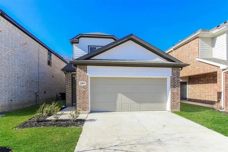 1304 Ester Lane, Ennis, TX 75119