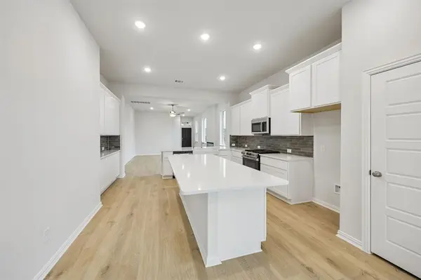 3941 Lakefield Drive, Heartland, TX 75114