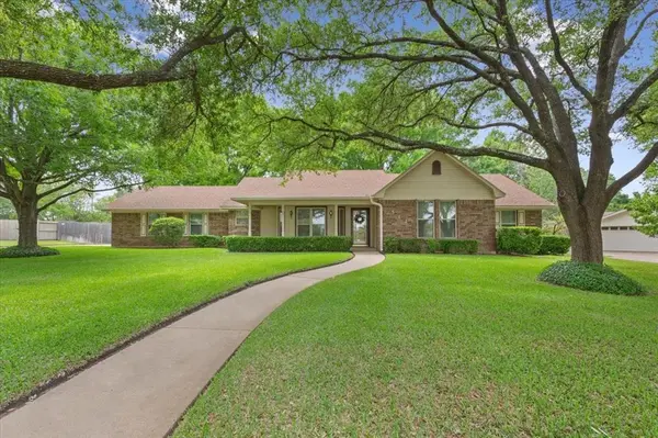 512 Dal Paso Drive, Robinson, TX 76706