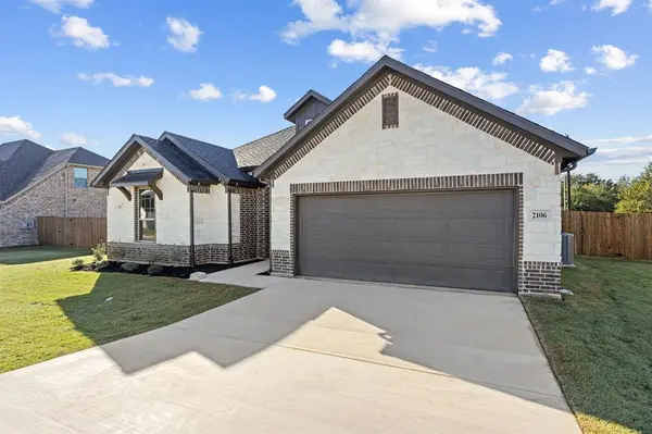 2106 Briarwood Drive, Bridgeport, TX 76426