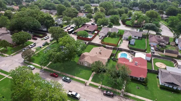 518 Colonial Drive, Garland, TX 75043