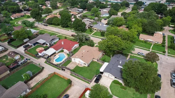 518 Colonial Drive, Garland, TX 75043