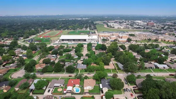 518 Colonial Drive, Garland, TX 75043