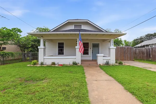 206 S Pendell Avenue, Cleburne, TX 76033