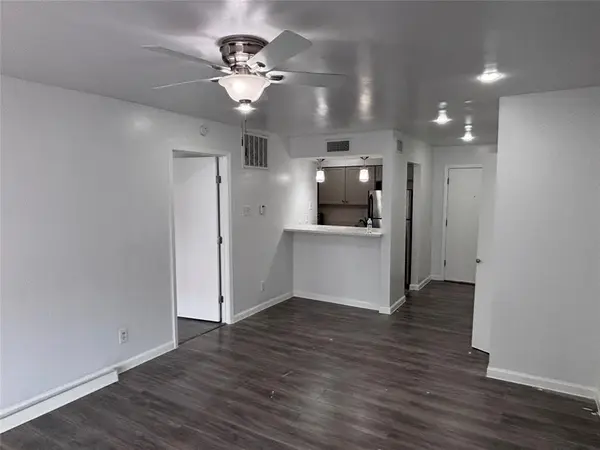 4300 Congress Avenue #206, Dallas, TX 75219