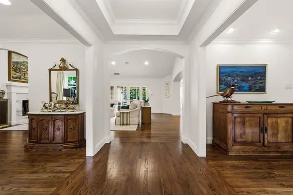 7043 Prestonshire Lane, Dallas, TX 75225