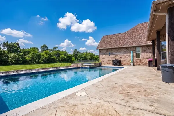 30 Laura Circle, Gunter, TX 75058