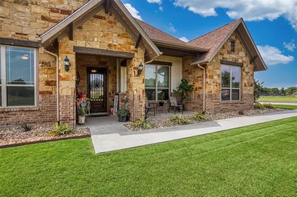 30 Laura Circle, Gunter, TX 75058