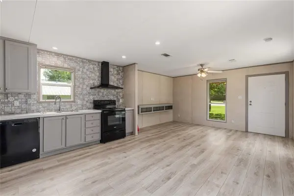 601 E Reynosa, De Leon, TX 76444