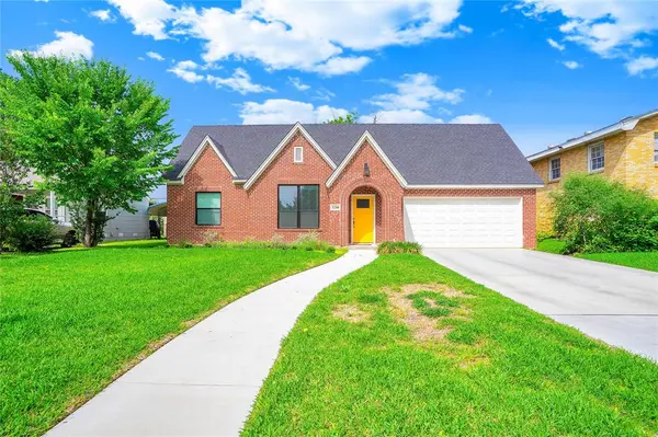 3240 Sandage Avenue, Fort Worth, TX 76109